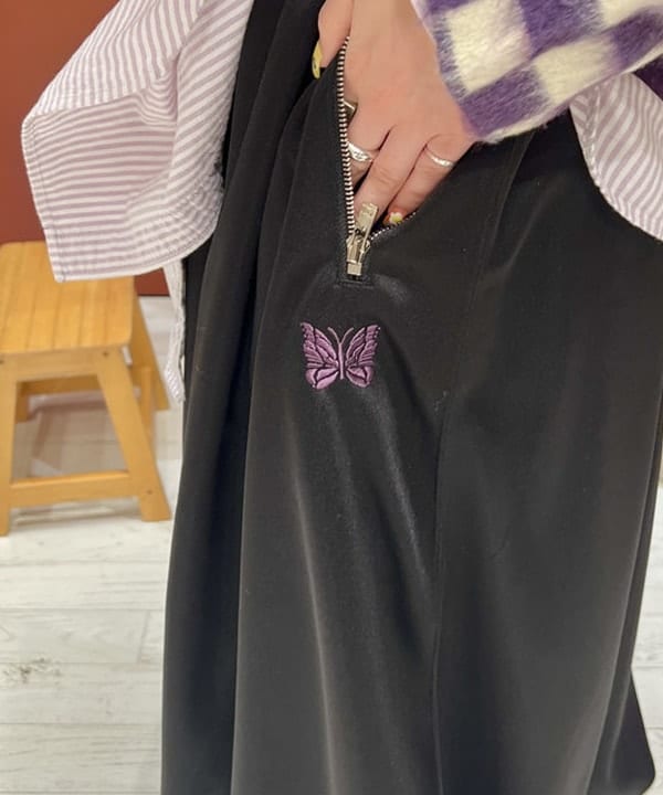 エノモト アミさんの「BEAMS WOMEN｜チェッカード Vネック カーディガン」を使ったコーディネート