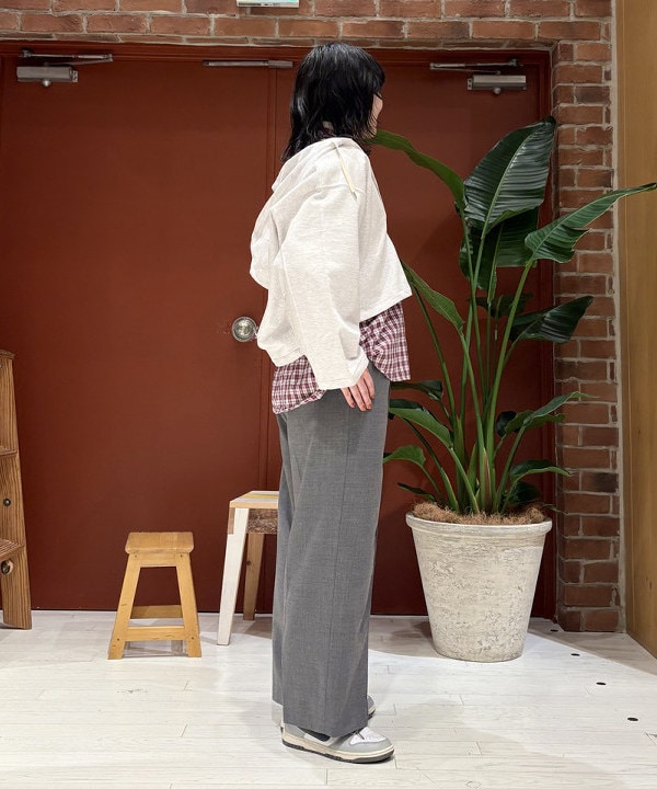 クロサワさんの「BEAMS WOMEN｜ 2プリーツ ワイドパンツ」を使ったコーディネート