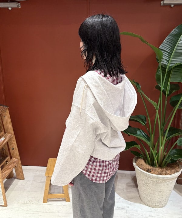 クロサワさんの「BEAMS WOMEN｜ 2プリーツ ワイドパンツ」を使ったコーディネート