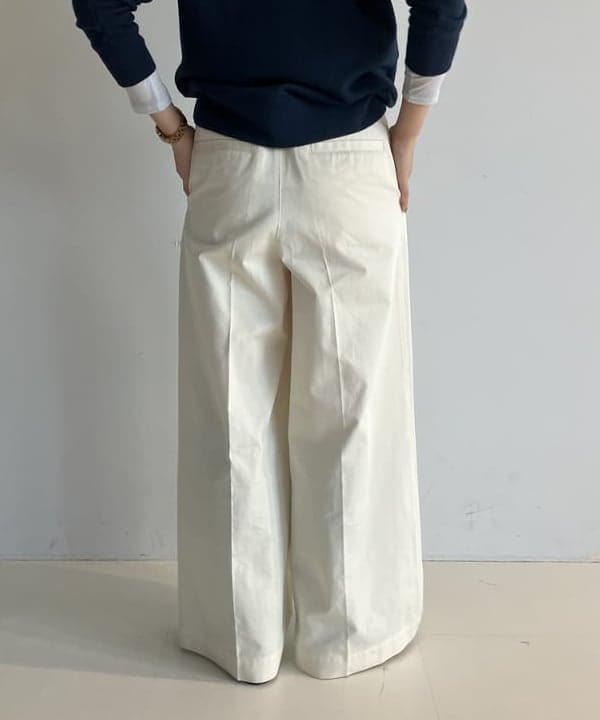 SAKAIさんの「BEAMS WOMEN｜AK+1 / ロゴ スウェット プルオーバー」を使ったコーディネート
