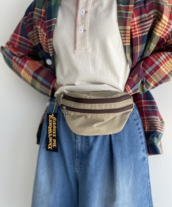 SHINAGAWAさんの「BEAMS WOMEN｜【別注】Healthknit / 70s ヘンリーネック ショートスリーブ」を使ったコーディネート
