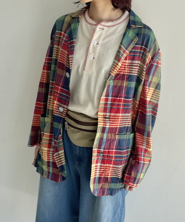 SHINAGAWAさんの「BEAMS WOMEN｜【別注】Healthknit / 70s ヘンリーネック ショートスリーブ」を使ったコーディネート