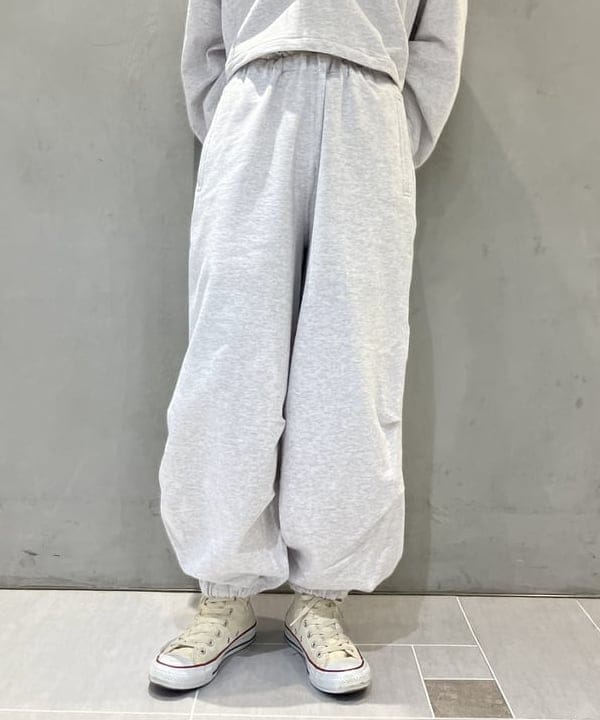 小原 もこさんの「BEAMS WOMEN｜CONVERSE / ALL STAR HI」を使ったコーディネート