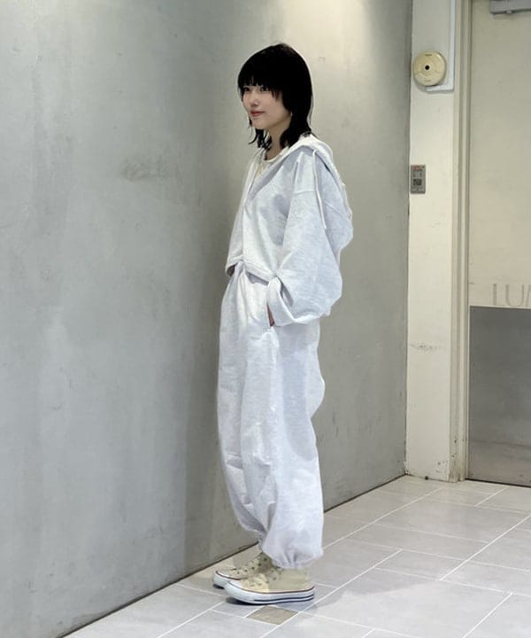 小原 もこさんの「BEAMS WOMEN｜CONVERSE / ALL STAR HI」を使ったコーディネート