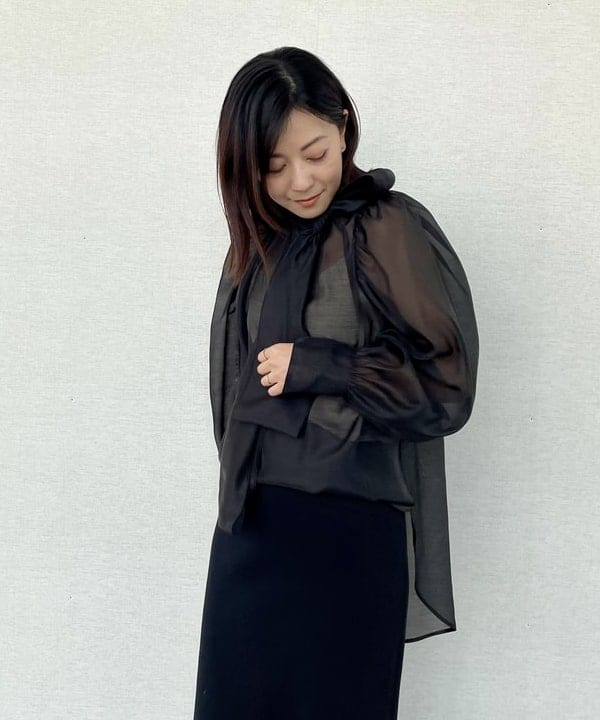 住吉　明佳さんの「BEAMS WOMEN｜オーガンジー リボンブラウス」を使ったコーディネート