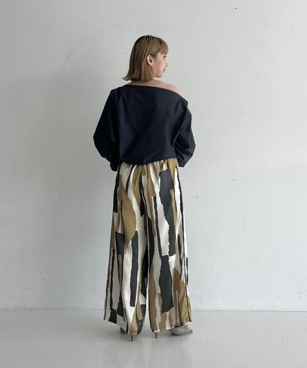 Ito_ririkaさんの「BEAMS WOMEN｜シックプリント パンツ」を使ったコーディネート