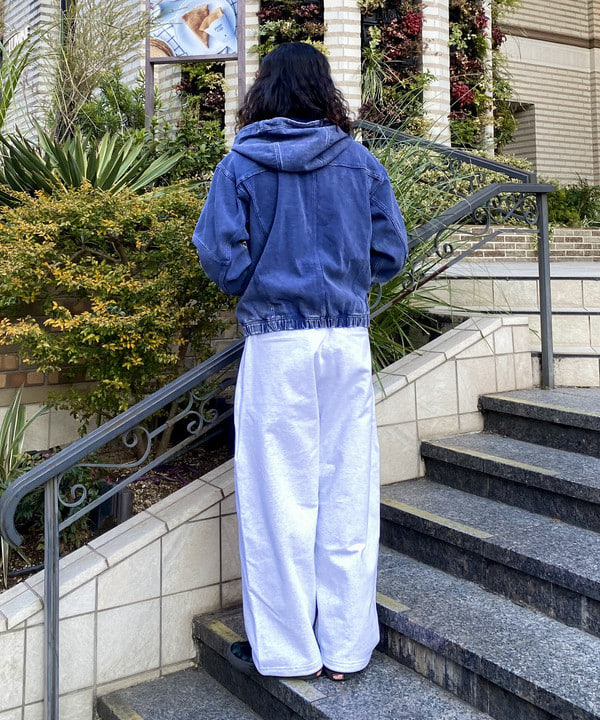 りくっしーさんの「BEAMS WOMEN｜フェード ジップブルゾン」を使ったコーディネート