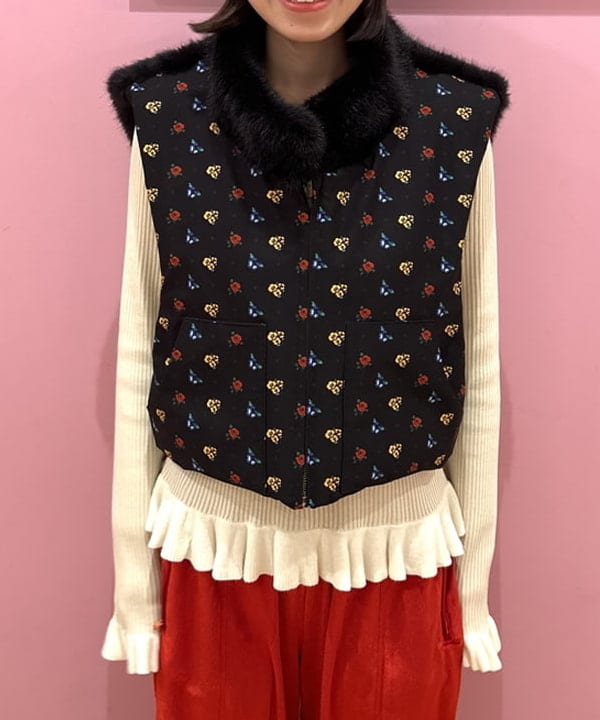 リズさんの「BEAMS WOMEN｜リブ フリル ヘム クルーネック ニット」を使ったコーディネート
