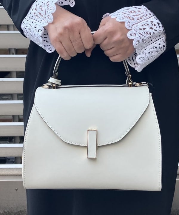 藤井 裕実子さんの「BEAMS WOMEN｜【別注】GIANNI NOTARO / フラップ ハンドバッグ」を使ったコーディネート