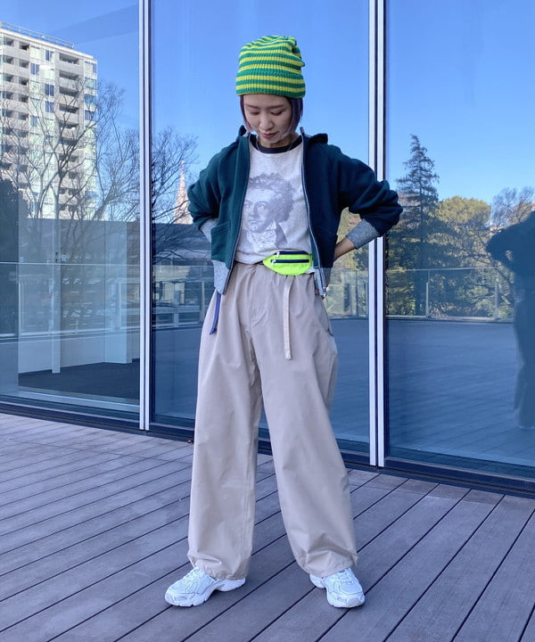 Kaoru Sakumaさんの「BEAMS WOMEN｜レトロ フィット ジップ フーディー」を使ったコーディネート