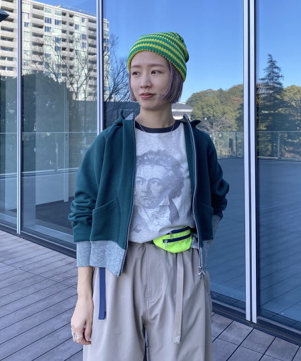 Kaoru Sakumaさんの「BEAMS WOMEN｜レトロ フィット ジップ フーディー」を使ったコーディネート