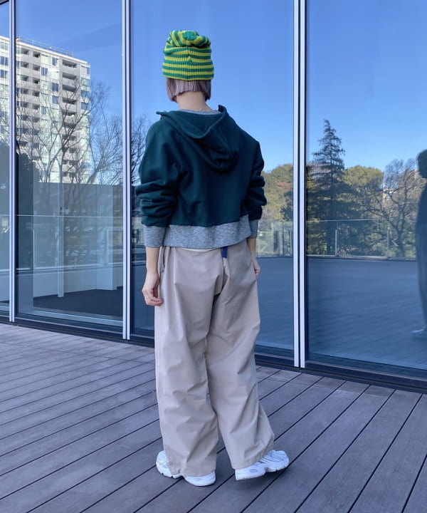 Kaoru Sakumaさんの「BEAMS WOMEN｜レトロ フィット ジップ フーディー」を使ったコーディネート