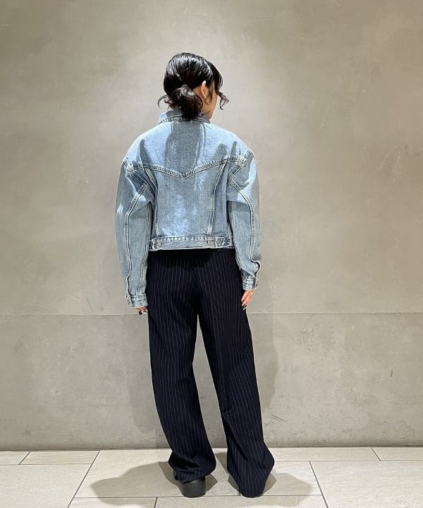 星野 真依さんの「BEAMS WOMEN｜LEVI’S(R) / SHRUNKEN 90S TRUCKER」を使ったコーディネート