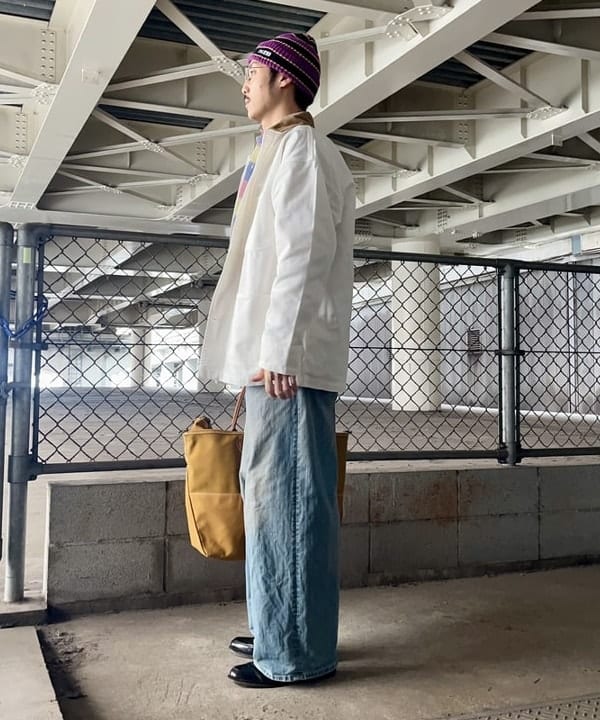 高遠 恒巳さんの「BEAMS WOMEN｜L.L.Bean / 別注 Deep Bottom Leather Handle Zip Tote L」を使ったコーディネート