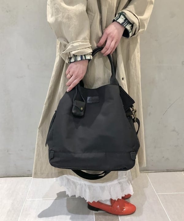 amaさんの「BEAMS WOMEN｜ストラップ スタンドカラー コート」を使ったコーディネート