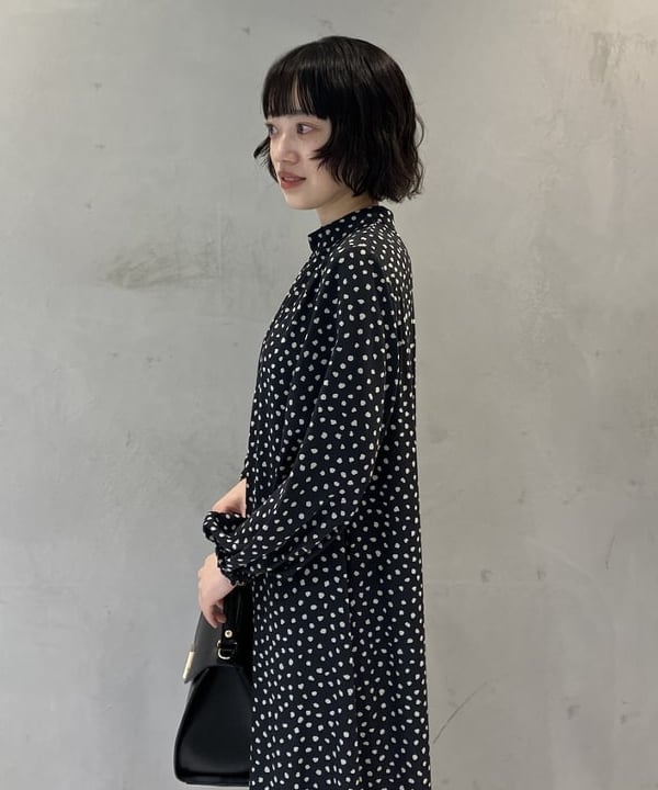 野村 美紅さんの「BEAMS WOMEN｜【別注】GIANNI NOTARO / フラップ ハンドバッグ」を使ったコーディネート