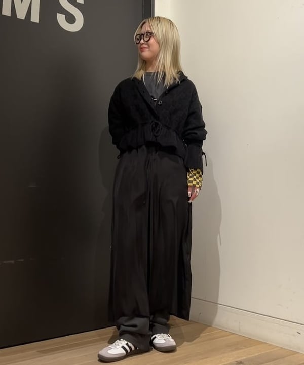 安藤 菜央さんの「BEAMS WOMEN｜NAPRON / 別注 レース ミニ ペイシェント バッグ」を使ったコーディネート
