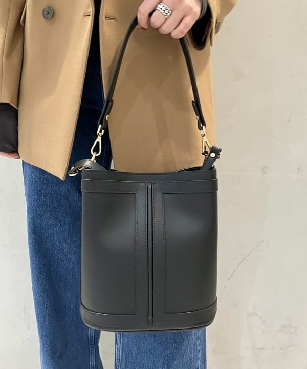 CHIHIROさんの「BEAMS WOMEN｜GIANNI NOTARO / NEW フレーム バケット バッグ」を使ったコーディネート