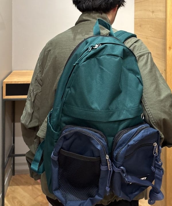 三宅 康平さんの「BEAMS WOMEN｜JANSPORT / 別注 Bags Pack」を使ったコーディネート