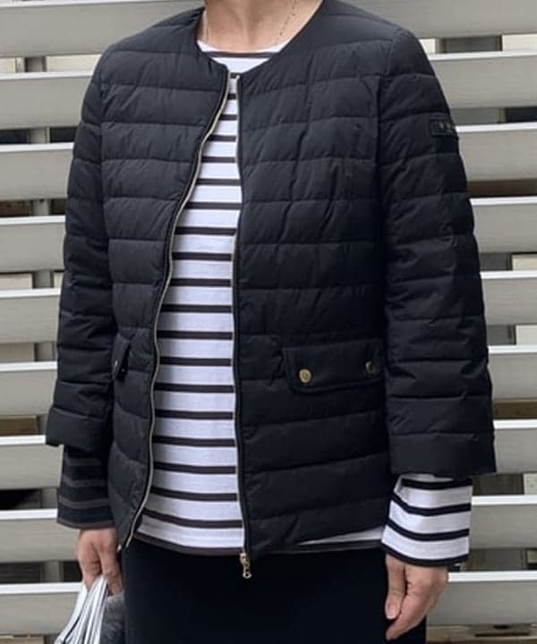 藤井 裕実子さんの「BEAMS WOMEN｜TATRAS / 別注 ACACIA ノーカラー ライトダウンジャケット」を使ったコーディネート