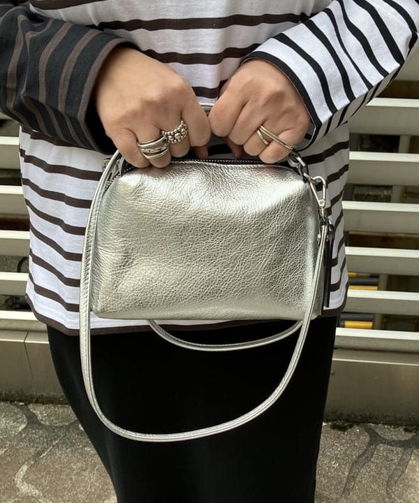 藤井 裕実子さんの「BEAMS WOMEN｜TATRAS / 別注 ACACIA ノーカラー ライトダウンジャケット」を使ったコーディネート