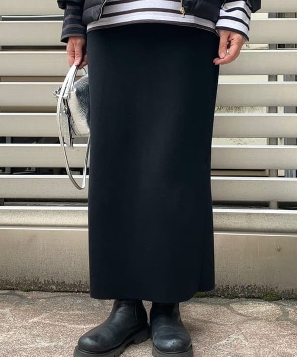 藤井 裕実子さんの「BEAMS WOMEN｜TATRAS / 別注 ACACIA ノーカラー ライトダウンジャケット」を使ったコーディネート