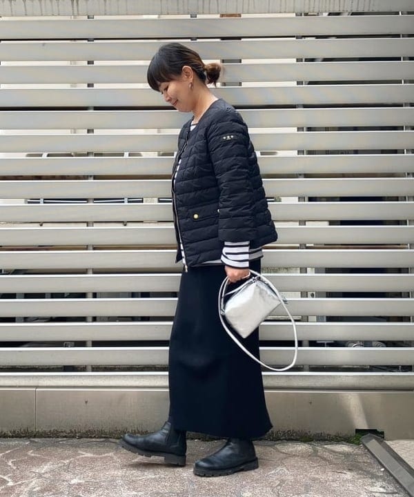 藤井 裕実子さんの「BEAMS WOMEN｜TATRAS / 別注 ACACIA ノーカラー ライトダウンジャケット」を使ったコーディネート