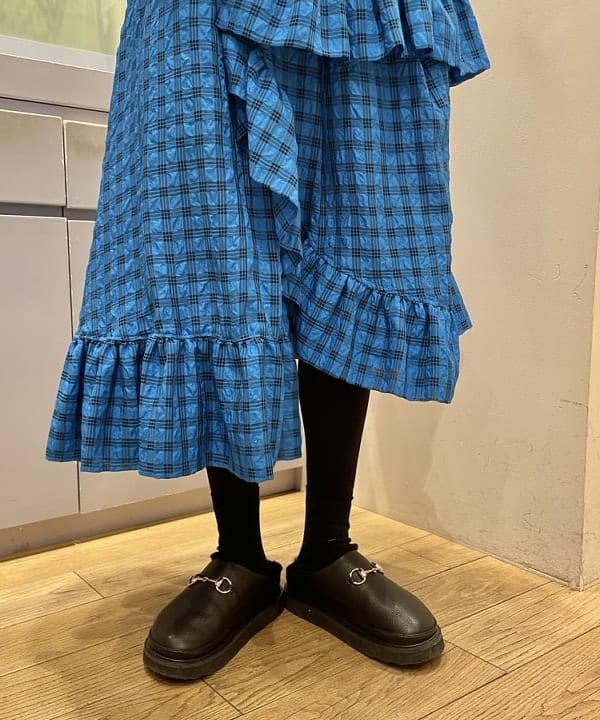 キホさんの「BEAMS WOMEN｜リブ ニット ポロ」を使ったコーディネート