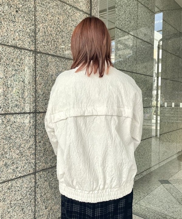 田中 里実さんの「BEAMS WOMEN｜ジャカード ナカワタ スタンドカラー ブルゾン」を使ったコーディネート