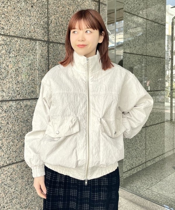 田中 里実さんの「BEAMS WOMEN｜ジャカード ナカワタ スタンドカラー ブルゾン」を使ったコーディネート