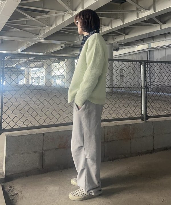 タマイユウトさんの「BEAMS WOMEN｜7ゲージ ソリッドシャギー カーディガン」を使ったコーディネート