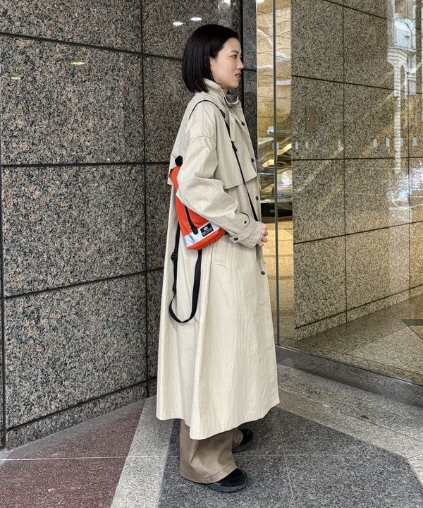 吉田 花さんの「BEAMS WOMEN｜ストラップ スタンドカラー コート」を使ったコーディネート