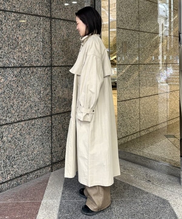 吉田 花さんの「BEAMS WOMEN｜ストラップ スタンドカラー コート」を使ったコーディネート