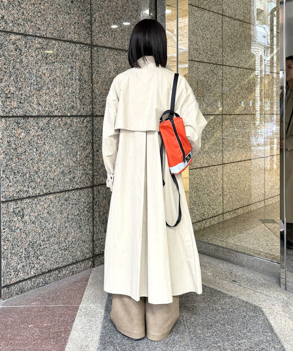 吉田 花さんの「BEAMS WOMEN｜ストラップ スタンドカラー コート」を使ったコーディネート