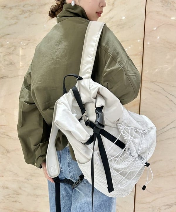 佐藤 美樹さんの「BEAMS WOMEN｜AK+1 / ユーティリティ バッグ」を使ったコーディネート