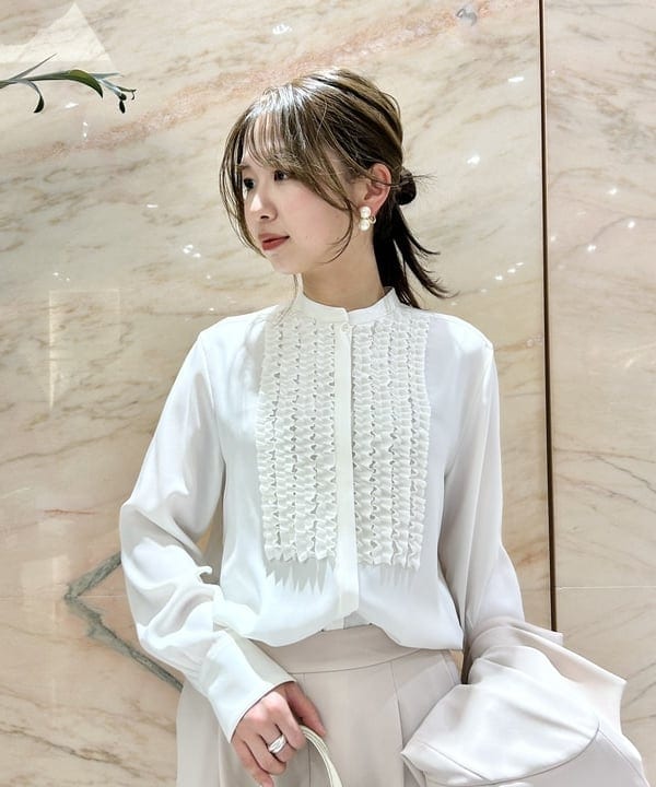 佐藤 美樹さんの「BEAMS WOMEN｜ジョーゼット フリルブラウス＊」を使ったコーディネート