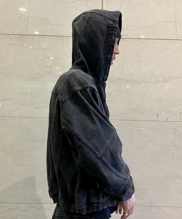 西村 光平さんの「BEAMS WOMEN｜ユーズド加工 レザー ショートブルゾン」を使ったコーディネート