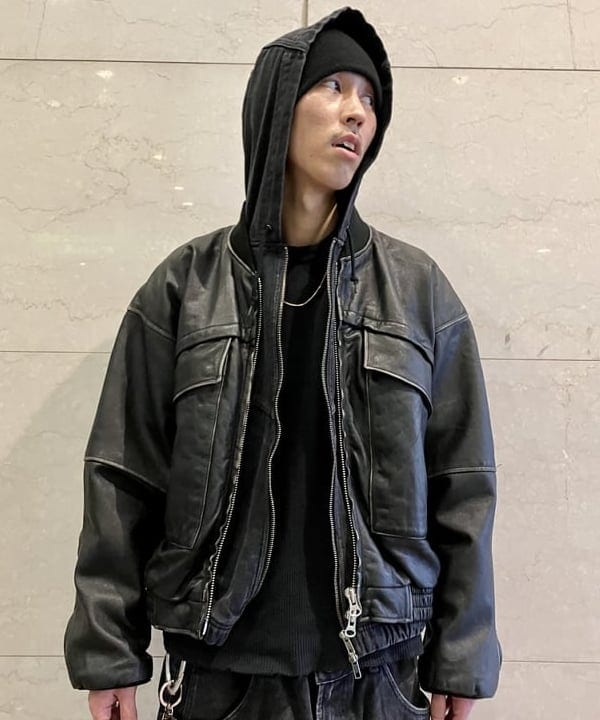 西村 光平さんの「BEAMS WOMEN｜ユーズド加工 レザー ショートブルゾン」を使ったコーディネート