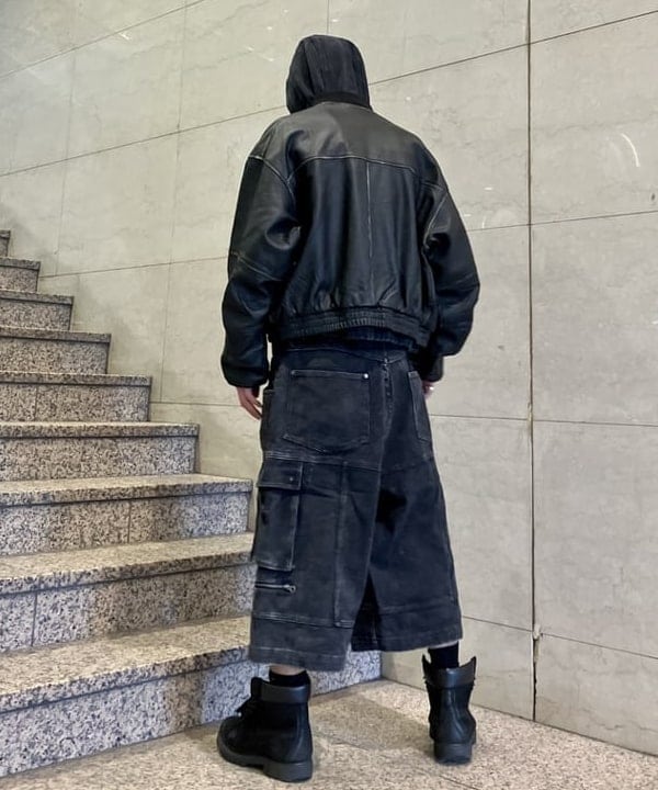 西村 光平さんの「BEAMS WOMEN｜ユーズド加工 レザー ショートブルゾン」を使ったコーディネート