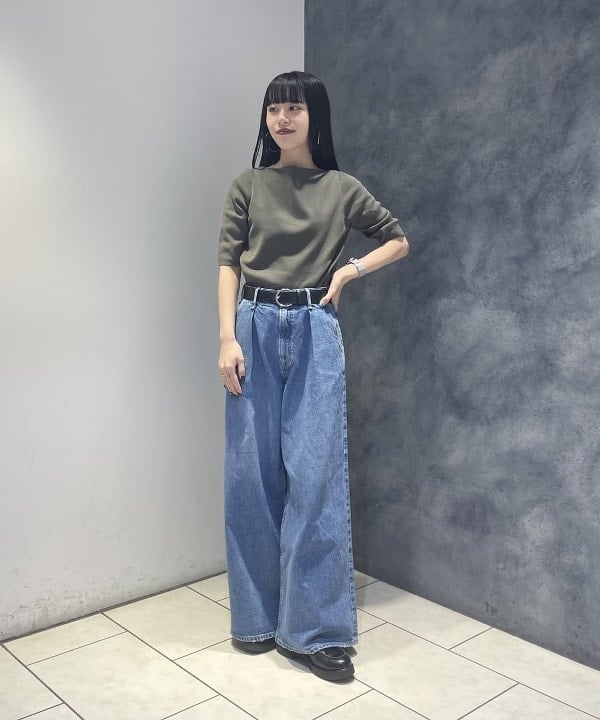 高木 菜央さんの「BEAMS WOMEN｜シンプル ボートネックニット .M」を使ったコーディネート