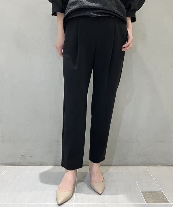 坂本 涼花さんの「BEAMS WOMEN｜フクレ織りジャカード アタッチドカラー ブラウス＊」を使ったコーディネート