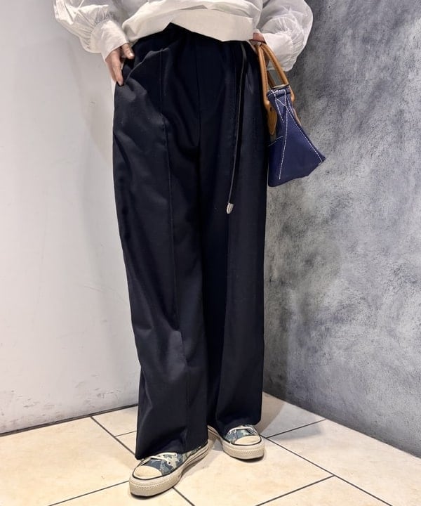 モモさんの「BEAMS WOMEN｜【別注】L.L.Bean / Deep Bottom Leather Handle Zip Tote Mini」を使ったコーディネート
