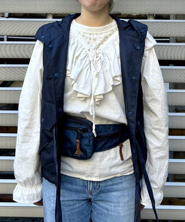 チナツさんの「BEAMS WOMEN｜GREGORY / 別注 VINTAGE HIP MATE NAVY」を使ったコーディネート