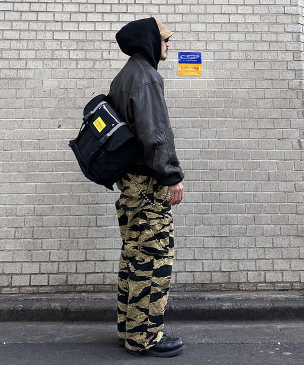 中川 裕希さんの「BEAMS WOMEN｜ユーズド加工 レザー ショートブルゾン」を使ったコーディネート