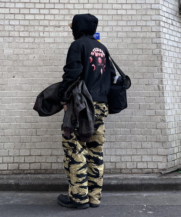 中川 裕希さんの「BEAMS WOMEN｜ユーズド加工 レザー ショートブルゾン」を使ったコーディネート