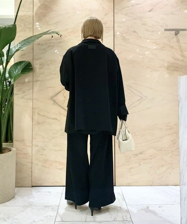 AONO SHIKAMAさんの「BEAMS WOMEN｜Demi-Luxe BEAMS / ガラスパール Y字 ネックレス」を使ったコーディネート