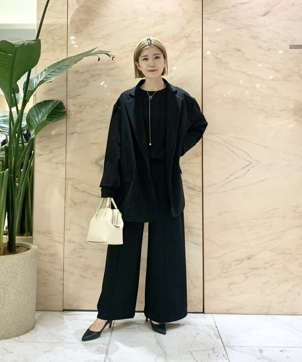 AONO SHIKAMAさんの「BEAMS WOMEN｜Demi-Luxe BEAMS / ガラスパール Y字 ネックレス」を使ったコーディネート