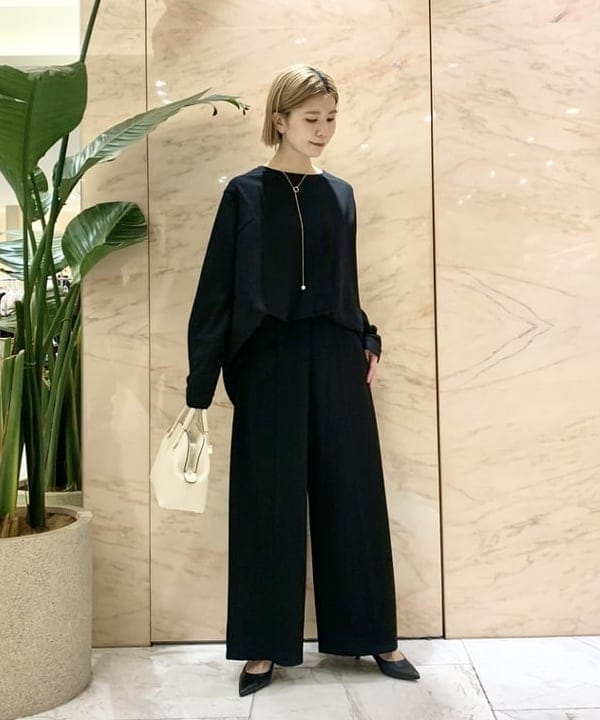 AONO SHIKAMAさんの「BEAMS WOMEN｜Demi-Luxe BEAMS / ガラスパール Y字 ネックレス」を使ったコーディネート