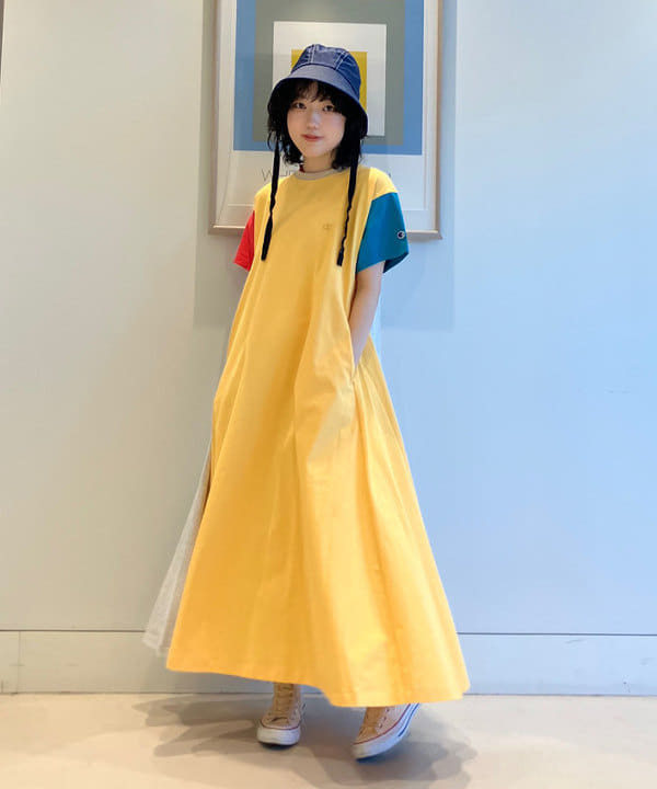 小原 もこさんの「BEAMS WOMEN｜リネン ソリッド スタンドカラーシャツ」を使ったコーディネート