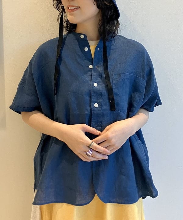 小原 もこさんの「BEAMS WOMEN｜リネン ソリッド スタンドカラーシャツ」を使ったコーディネート